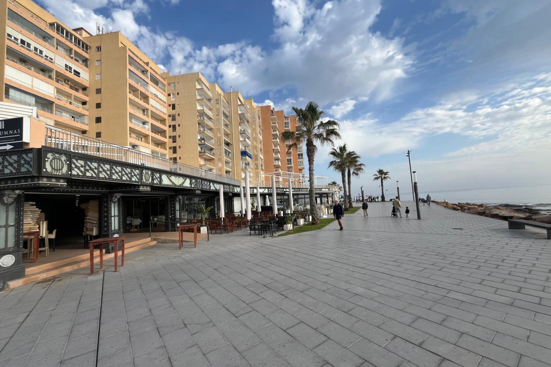 Rynek wtórny - Mieszkanie w bloku -
Torrevieja - Playa del Cura