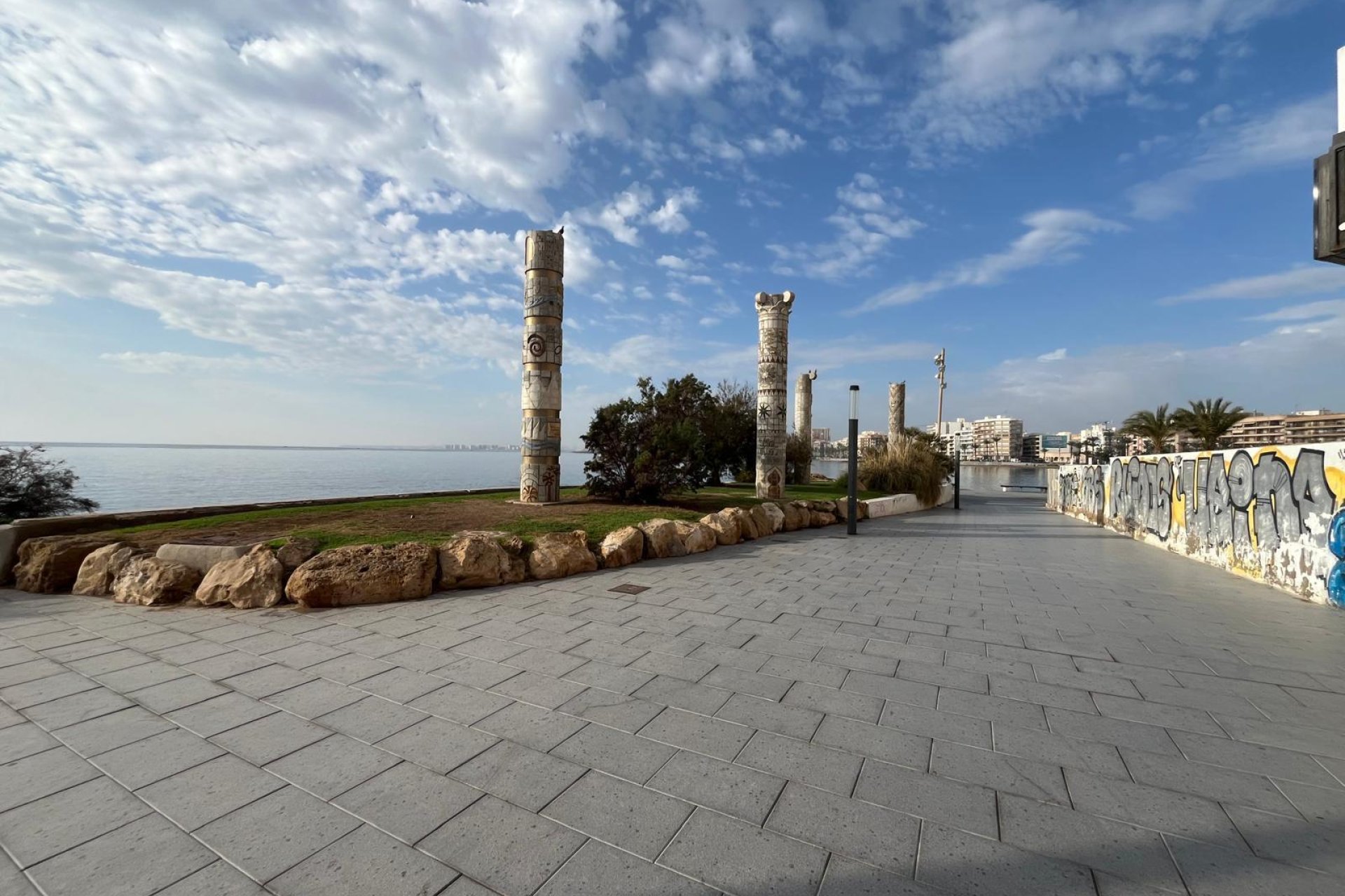 Rynek wtórny - Mieszkanie w bloku -
Torrevieja - Playa del Cura