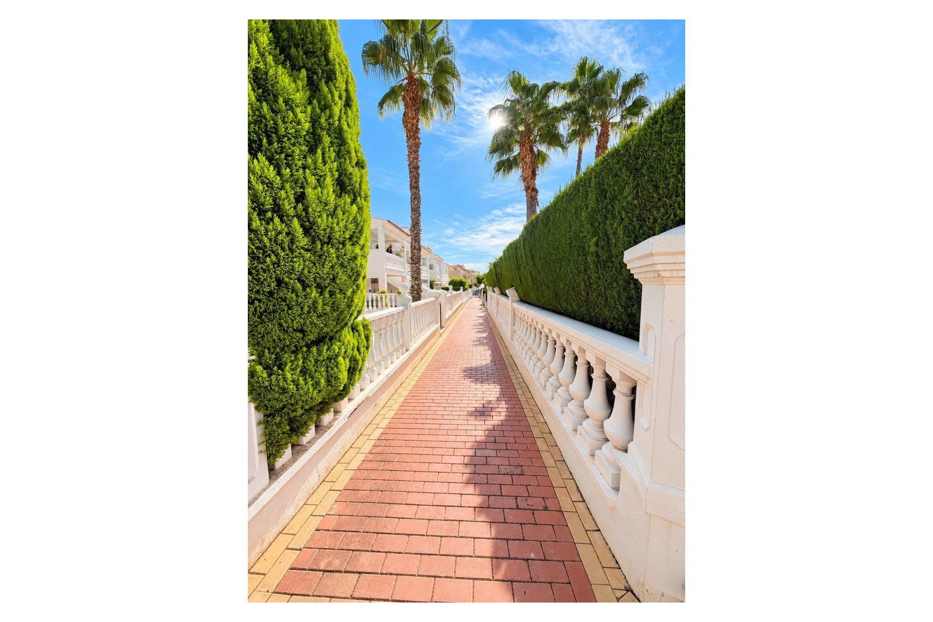 Rynek wtórny - Semi - Detached Villa -
Alicante - La Florida