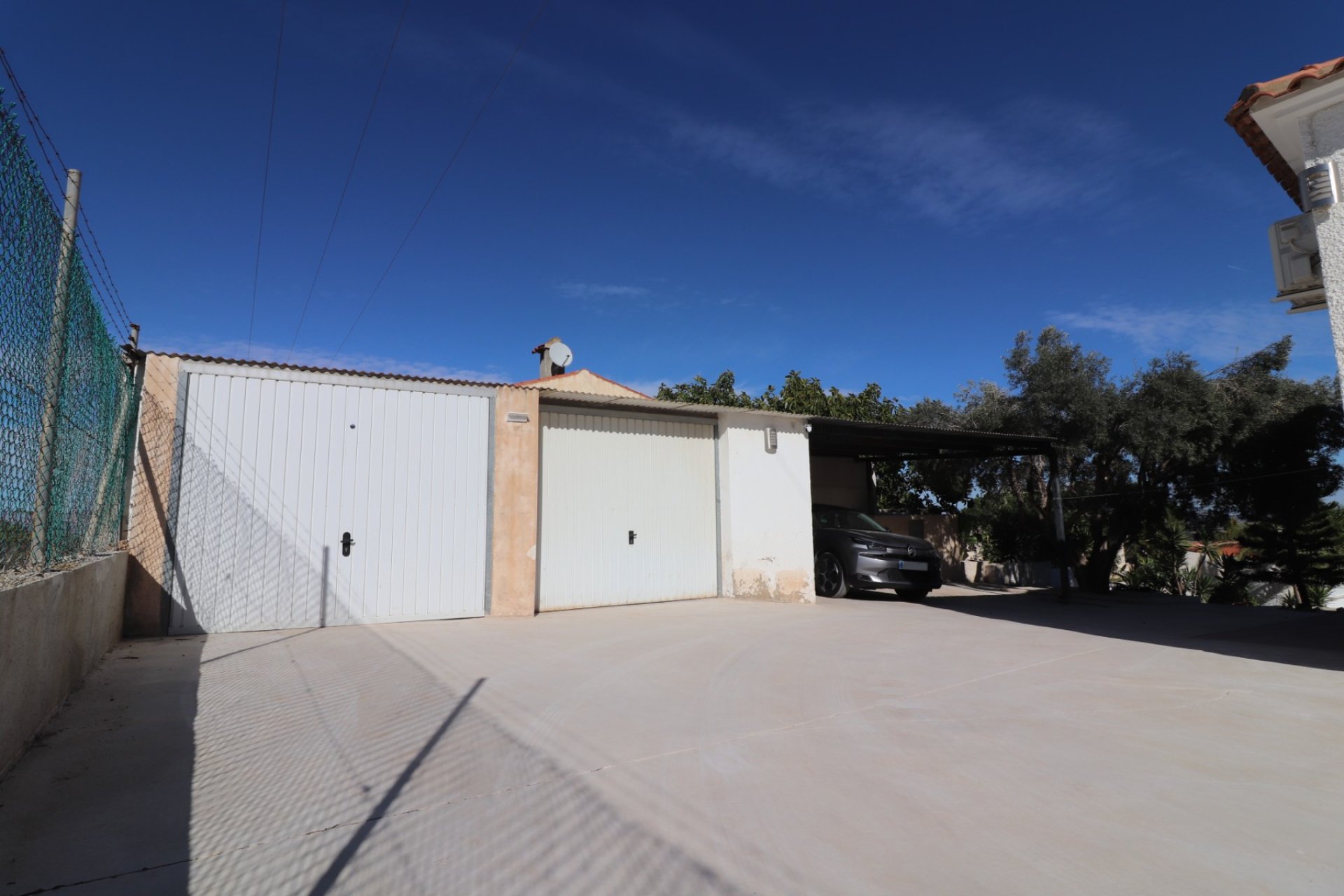 Rynek wtórny - Willa -
Algorfa - Lomas de La Juliana