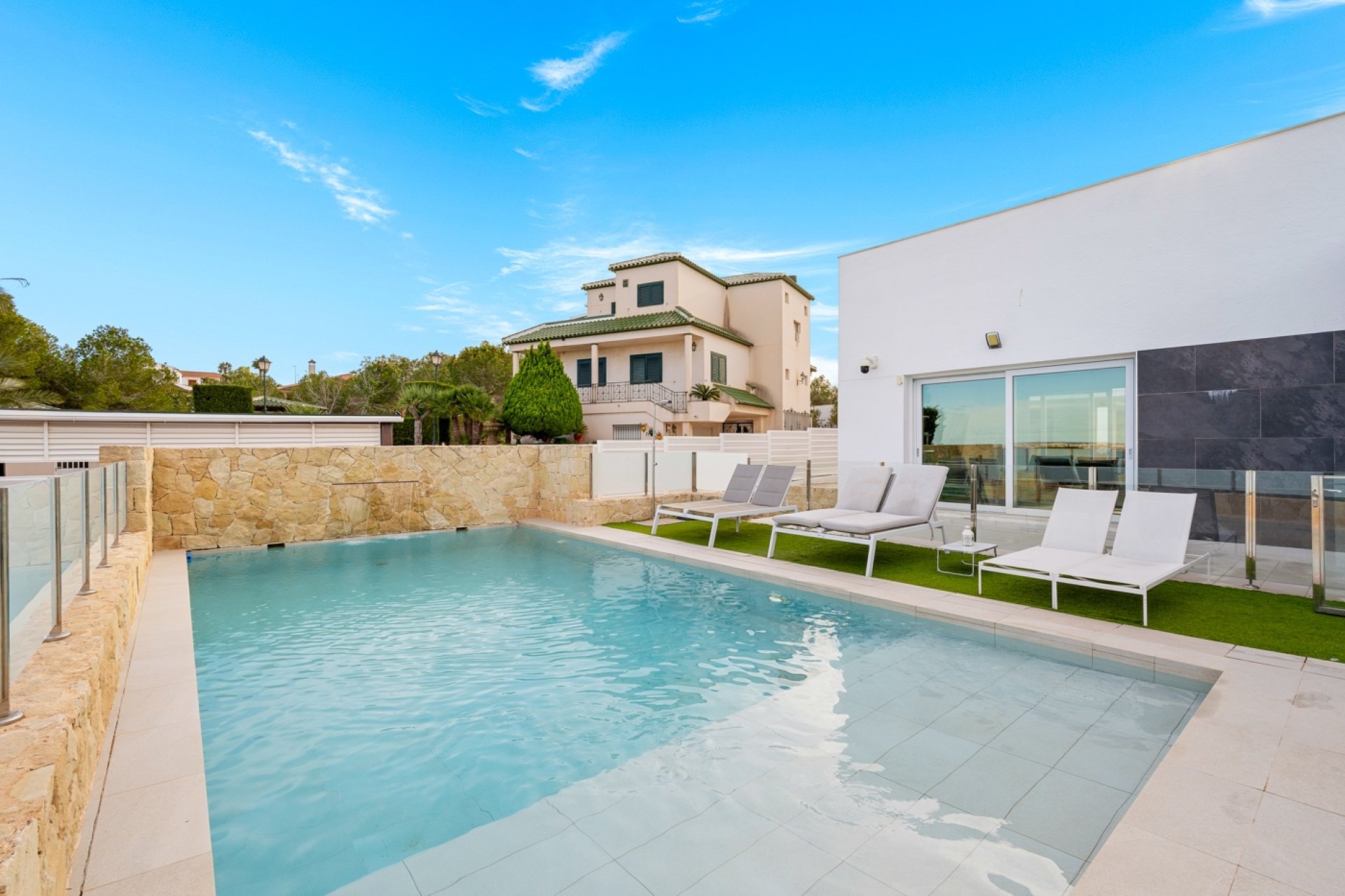 Rynek wtórny - Willa -
Algorfa - Lomas de La Juliana