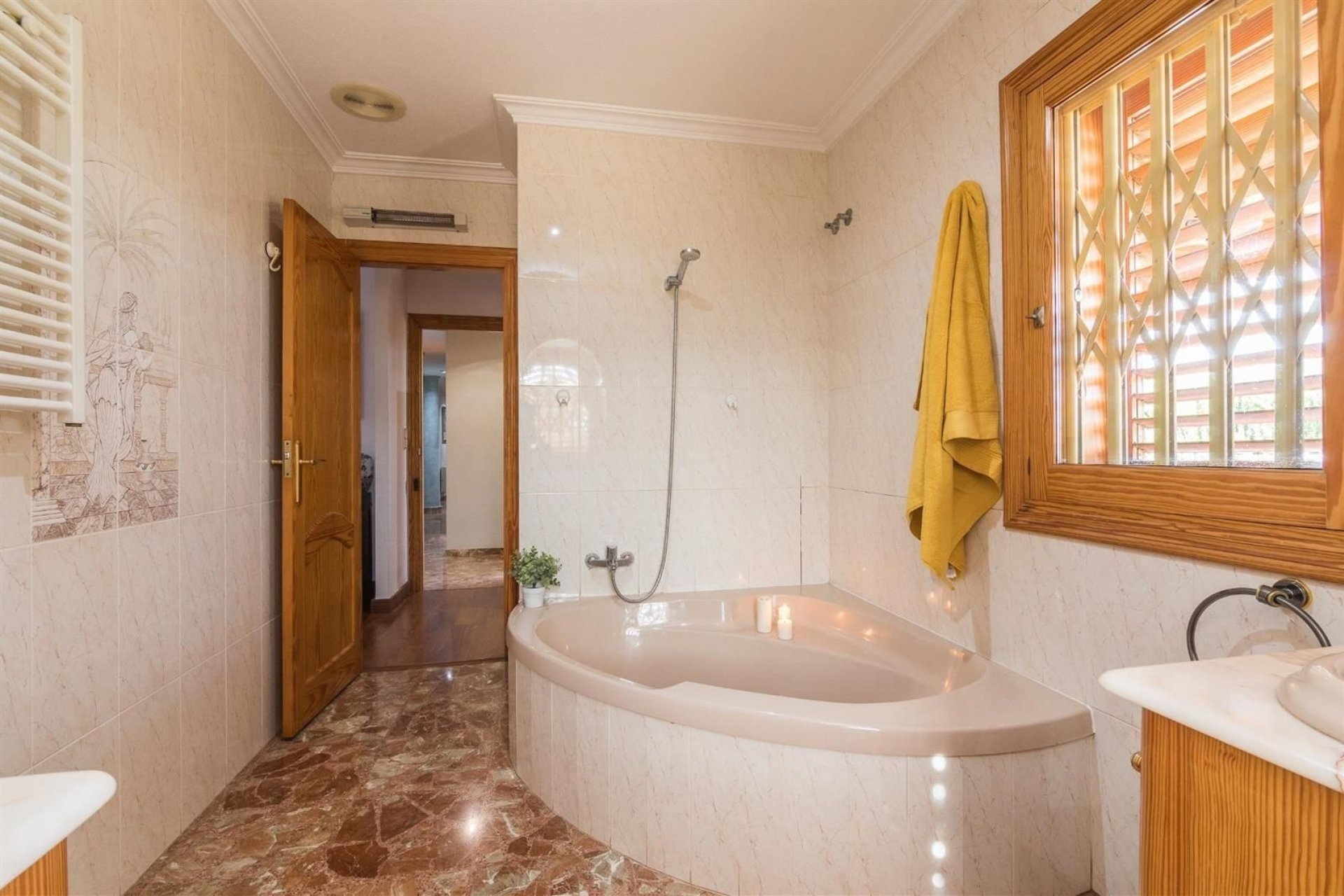 Rynek wtórny - Willa -
Alicante - Corte Ingles