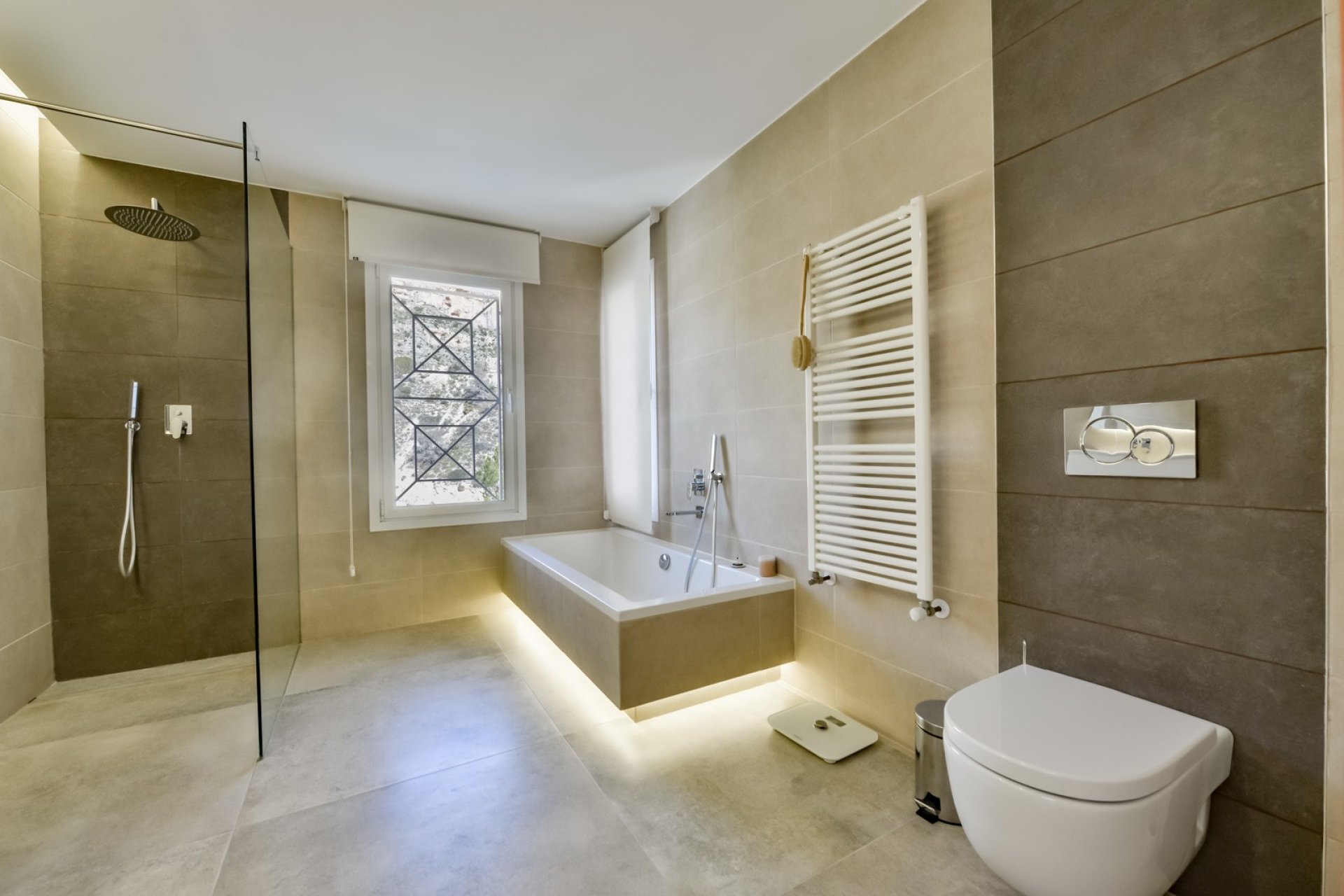 Rynek wtórny - Willa -
Altea - Sierra de Altea