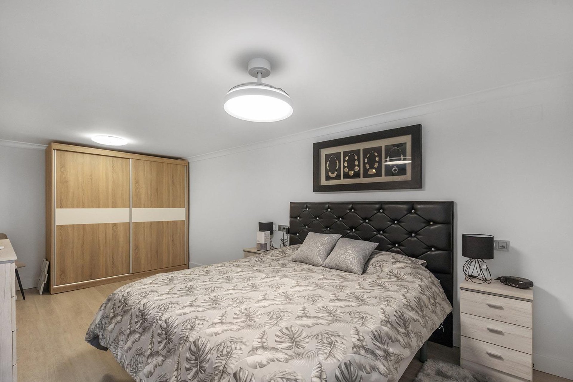 Rynek wtórny - Willa -
Guardamar del Segura - Urbanizaciones