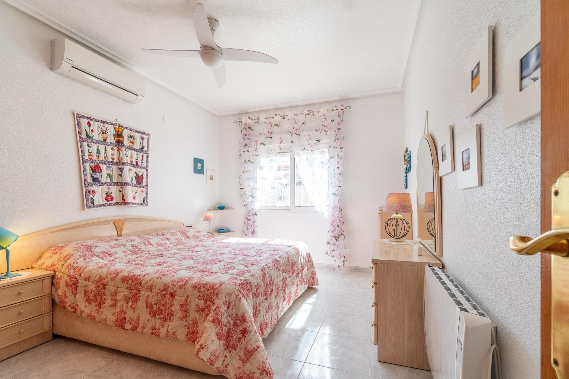 Rynek wtórny - Willa -
Orihuela Costa - La Zenia