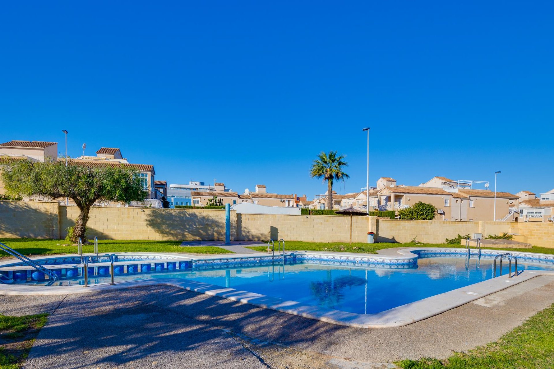 Rynek wtórny - Willa -
Torrevieja - Pueblo - Centro