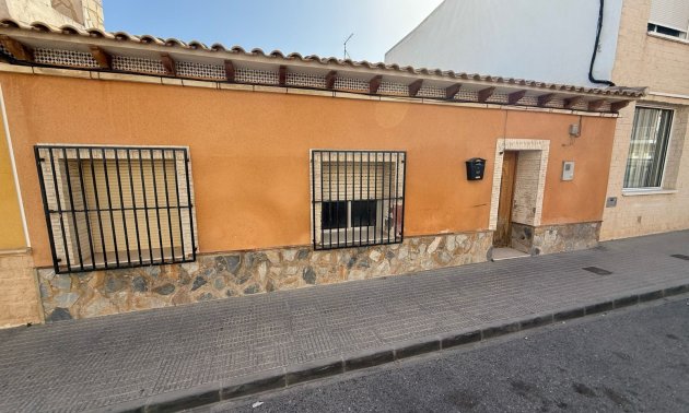 Townhouse - Resale - Los Montesinos -
                Los Montesinos - Village