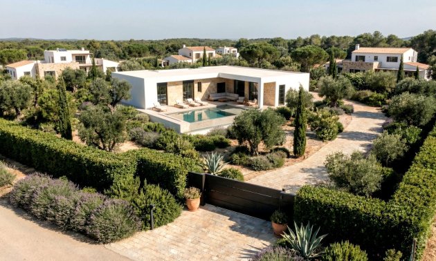 Villa - New Build - Alicante -
                urbanizaciones