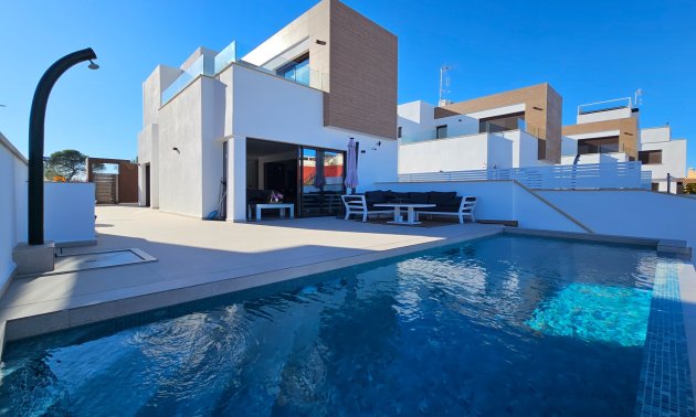 Villa - Resale - Algorfa - La Finca Golf Resort