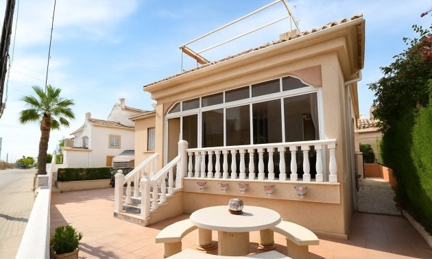 Villa - Resale - Algorfa -
                Montemar