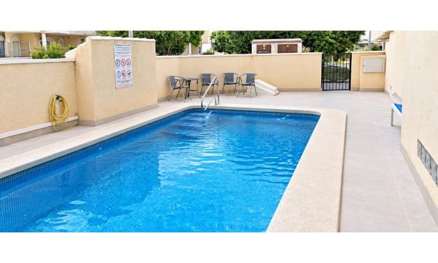 Villa - Resale - Almoradí -
                Heredades