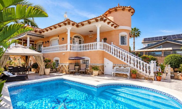 Villa - Resale - Benferri -
                Benfis Park