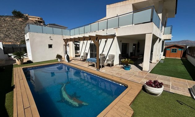 Villa - Resale - Cox -
                Cox - Country