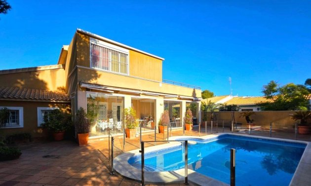 Villa - Resale - Dehesa de campoamor -
                Campoamor