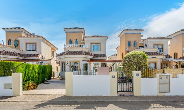 Villa - Resale - Guardamar del Segura -
                El Raso