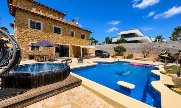 Villa - Resale - La Marina -
                La Escuera