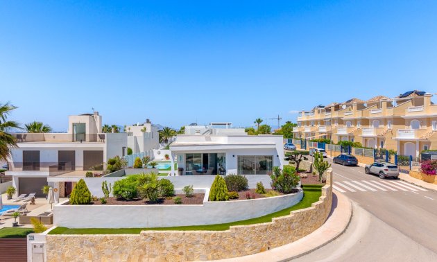 Villa - Resale - La Marina -
                La Marina - Urbanization
