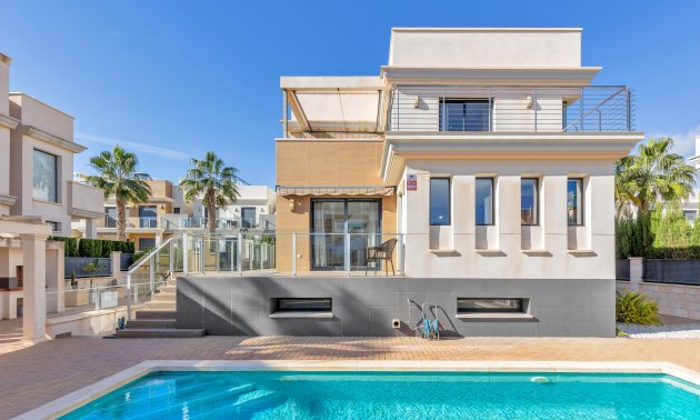 Villa - Resale - Orihuela Costa - La Zenia