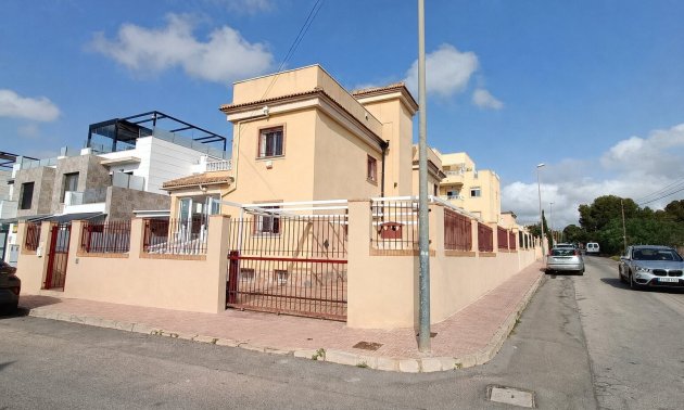 Villa - Resale - Orihuela Costa -
                Lomas de Don Juan