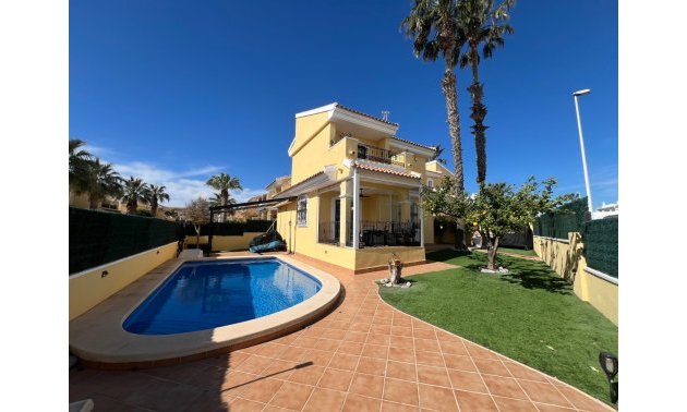 Villa - Resale - Orihuela Costa -
                Los Dolses