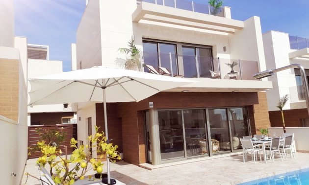 Villa - Resale - Orihuela Costa - Villamartin