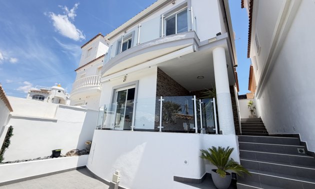 Villa - Resale - Orihuela Costa - Villamartin