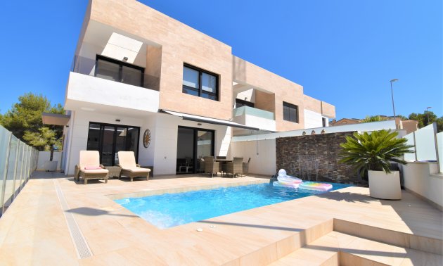 Villa - Resale - Orihuela Costa - Villamartin