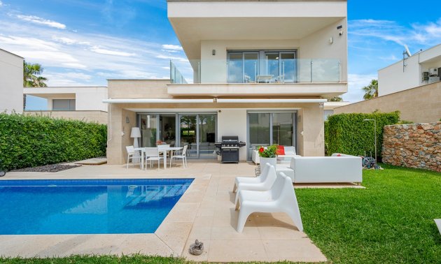 Villa - Resale - Orihuela Costa -
                Vistabella
