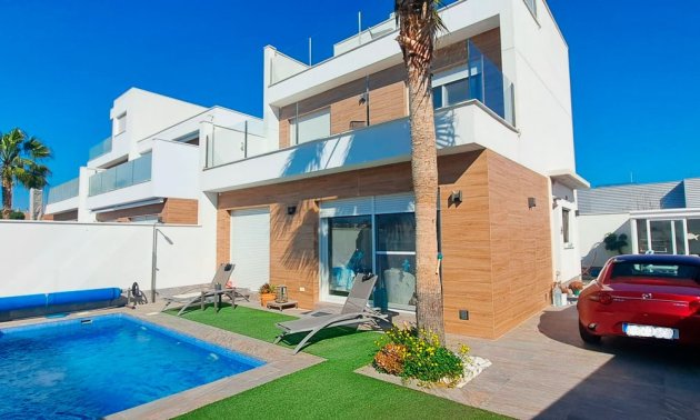 Villa - Resale - Pilar de La Horadada -
                Pilar de La Horadada - Town