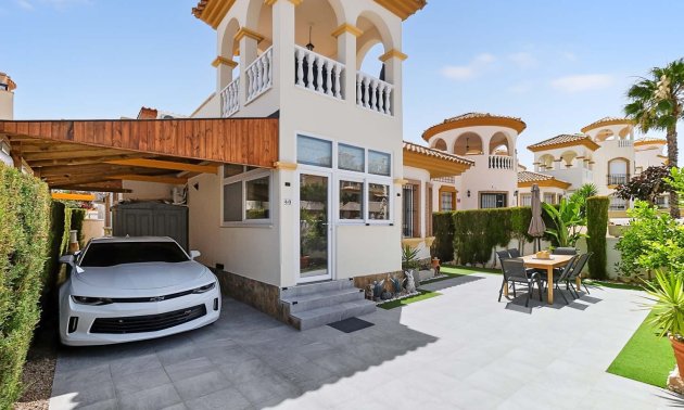 Villa - Resale - Pinar de Campoverde -
                Pinar de Campoverde - Village