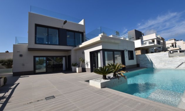 Villa - Resale - San Miguel de Salinas -
                La Cañada - Los Alcores
