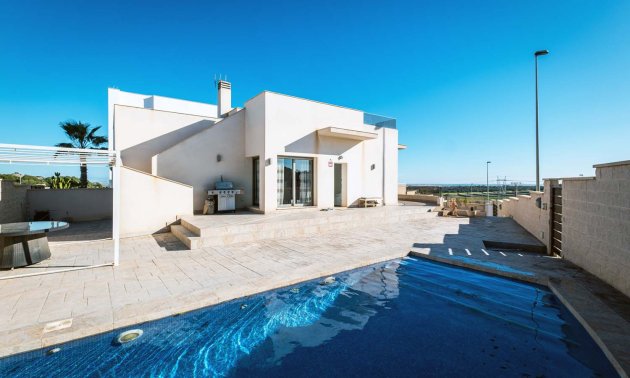 Villa - Resale - San Miguel de Salinas -
                La Cañada - Los Alcores