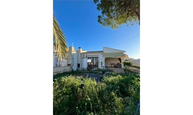 Villa - Resale - Torrevieja -
                Aguas Nuevas