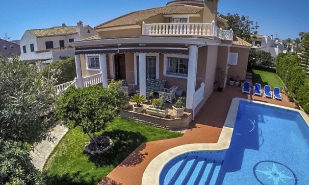 Villa - Resale - Torrevieja -
                La Mata