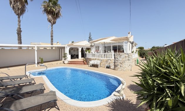 Villa - Resale - Torrevieja -
                San Luis