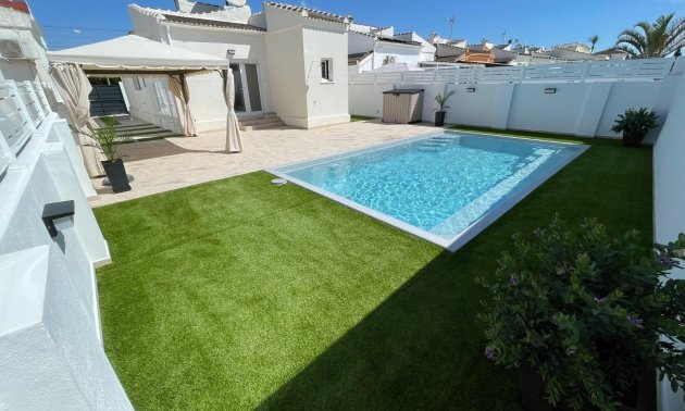 Villa - Resale - Torrevieja -
                San luis