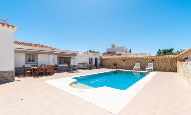 Villa - Resale - Torrevieja -
                Torreta florida