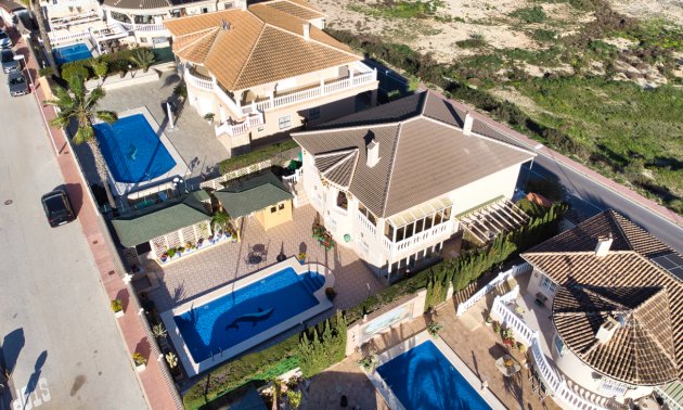 Villa - Reventa -
            Benimar - RV-71793