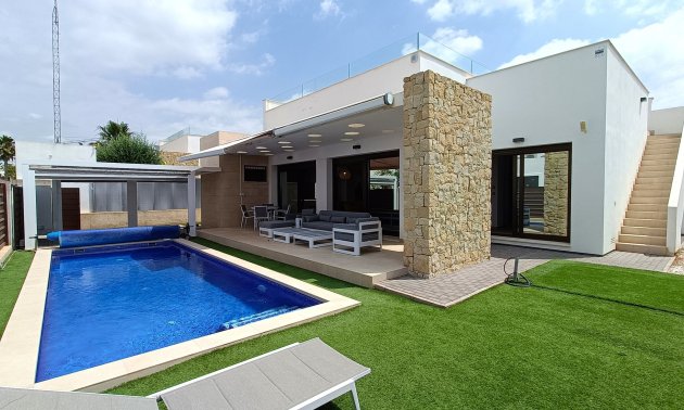 Villa - Reventa - Los Montesinos - Entre Naranjos / Vistabella Golf