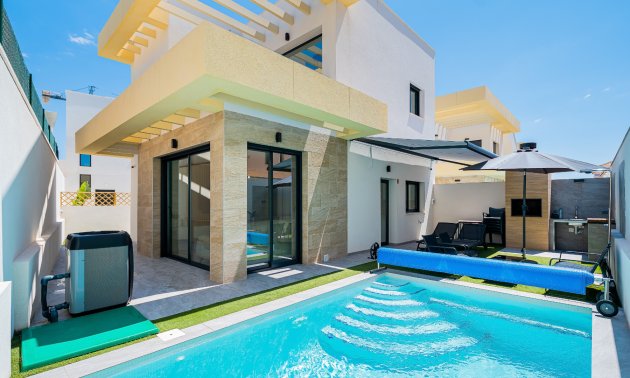 Villa - Reventa - Los Montesinos - La Herrada