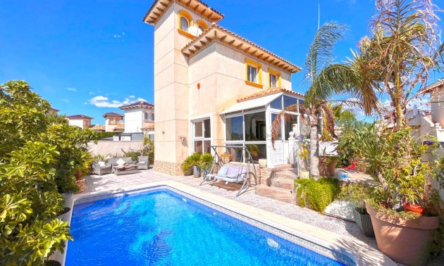 Villa - Reventa - Orihuela Costa - La Zenia