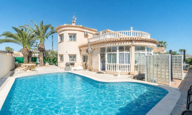 Villa - Reventa - Orihuela Costa - La Zenia