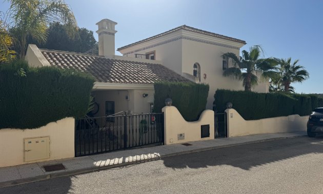 Villa - Reventa - Orihuela Costa -
                Lomas De Campoamor-las Ramblas