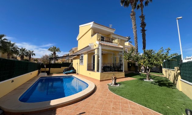Villa - Reventa - Orihuela Costa - Los Dolses