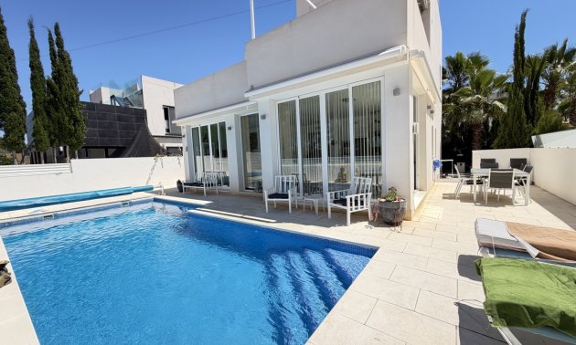 Villa - Reventa - Orihuela Costa -
                Mil Palmeras