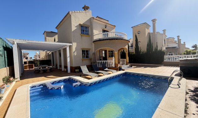 Villa - Reventa - Orihuela Costa - Villamartin