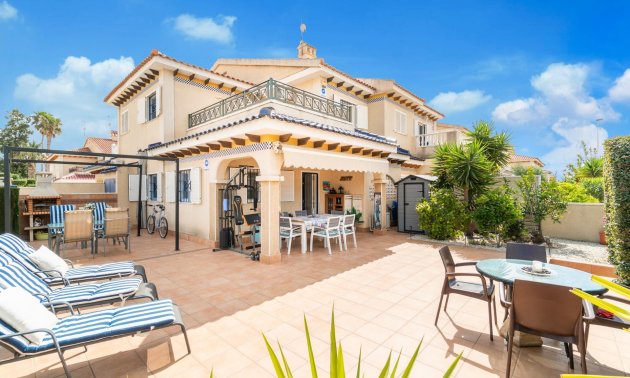 Villa - Reventa - Orihuela Costa -
                Zeniamar-Horizonte-La Campana
