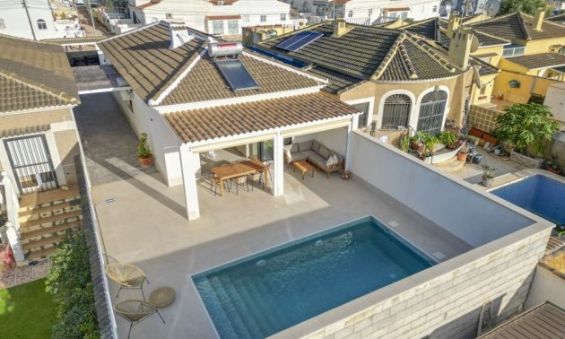 Villa - Reventa - Torrevieja -
                El Chaparral