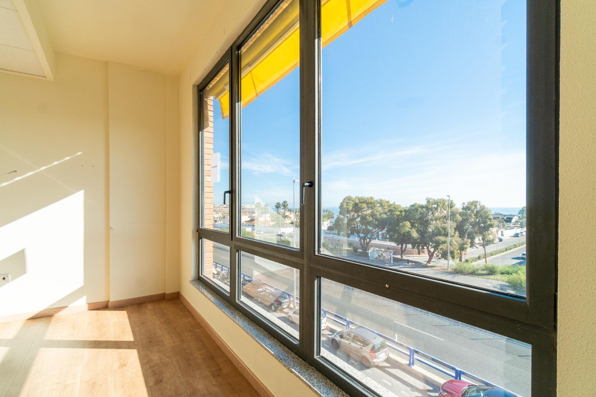 Wynajem długoterminowy - Lokal handlowy -
Orihuela Costa - Playa Flamenca