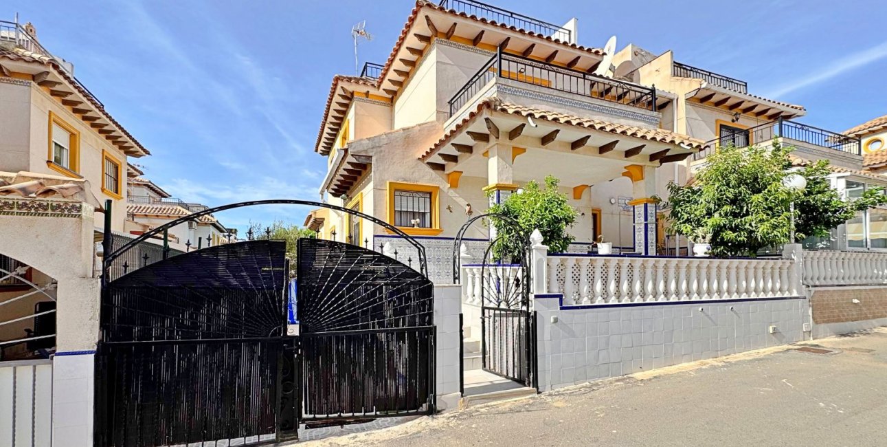Resale - Townhouse -
Orihuela Costa - La Campana